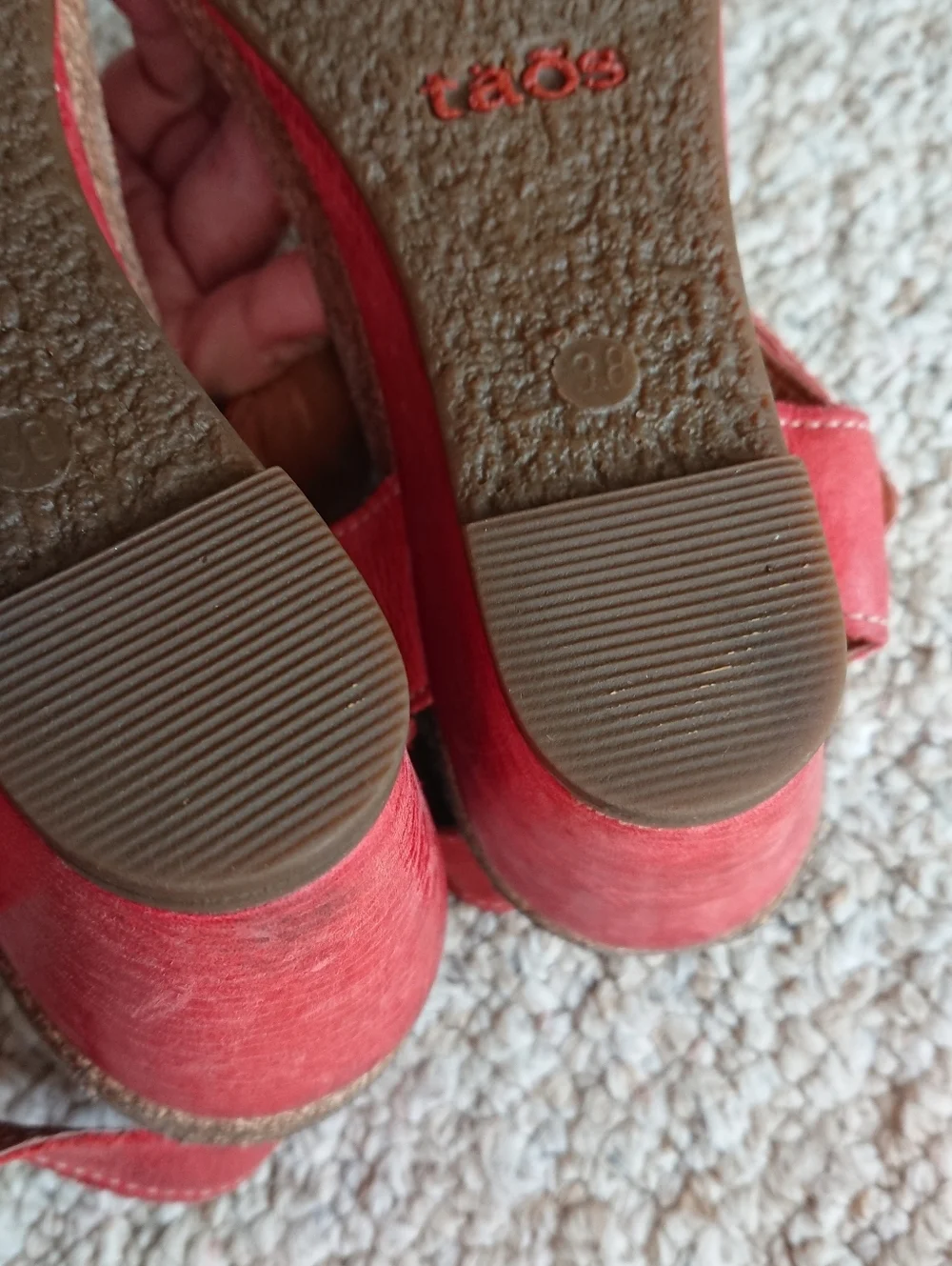 Taos Footwear the Carousel 3 Leather Ornamented Wedge Sandals in read size 7.5